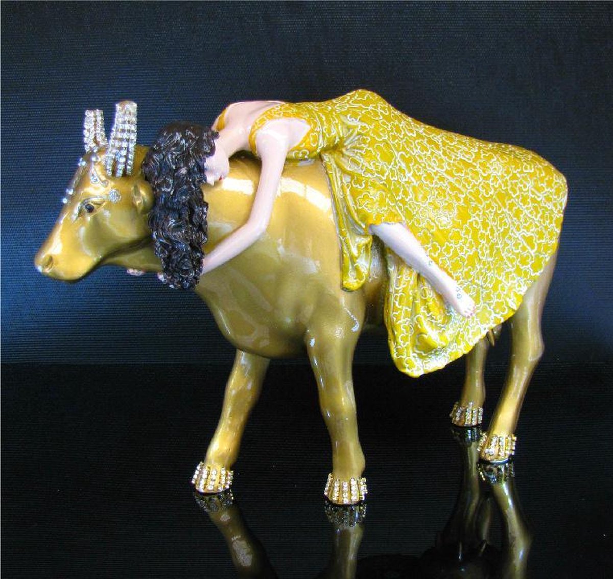CowParade - Cow Tanrica Large - Esra Turan