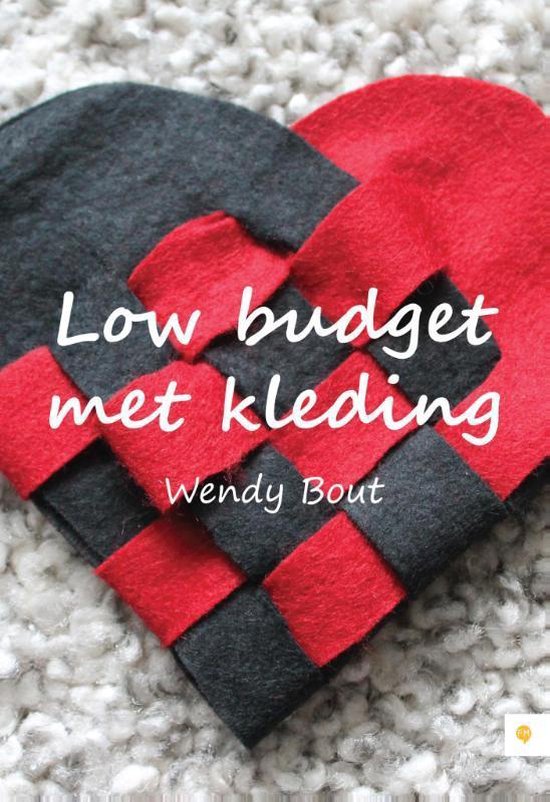 Cover van het boek 'Low budget met kleding'