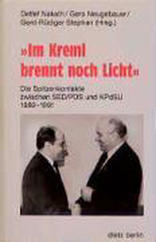 Im Kühlschrank Brennt Immer Ein Licht Im Kreml brennt noch Licht | 9783320019549 | Boeken | bol.com