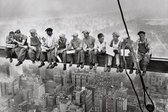 Manhattan steelworkers eat lunch