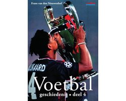 Omslag van Voetbalgeschiedenis Deel 4