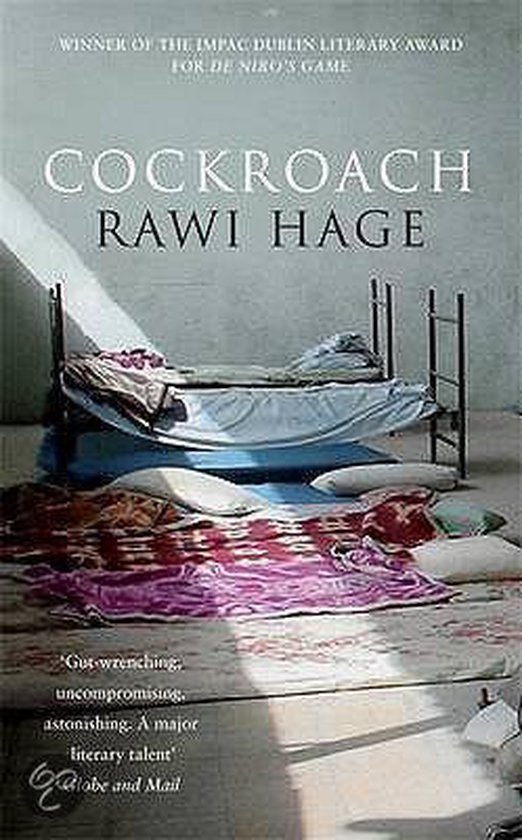 Boek 'Cockroach' van Rawi Hage, met een stapelbed in een kale kamer.