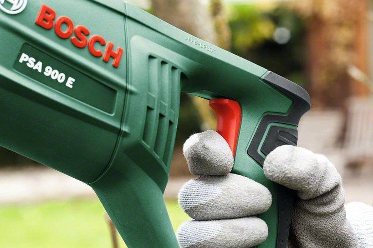 Bosch PSA 900 E Reciprozaag - op snoer - 900 W - 2 zaagbladen | bol.com