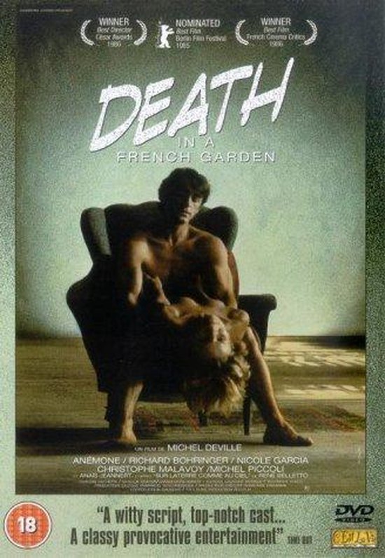 DVD-hoes voor 'Death in a French Garden'. Een man zit in een stoel met een vrouw op zijn schoot. Getoond met 'Winner Best Director Cesar Awards' en nominaties.
