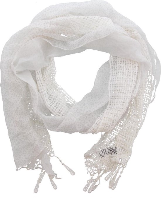 Witte shawl met een deel dunne doorzichtige stof en een deel gehaakt stof.  | bol