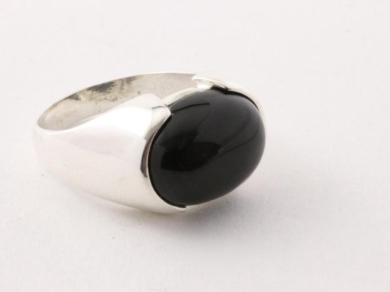 Zilveren ring met onyx - maat 18