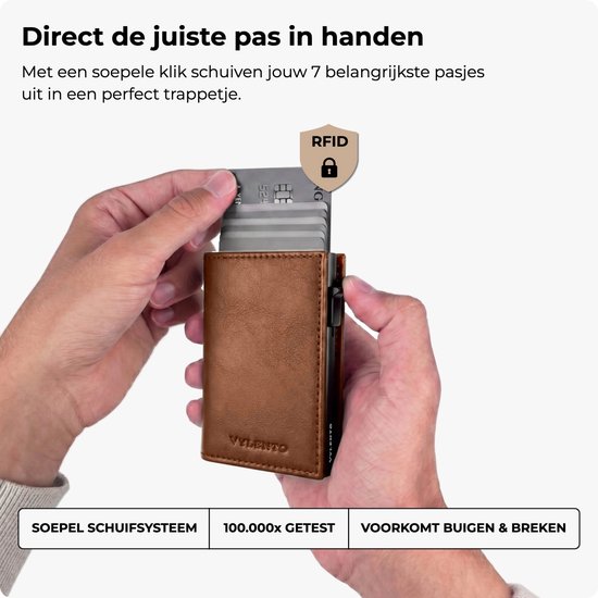 Bruine lederen Vylento pasjeshouder waarbij kaarten via een schuifsysteem omhoog komen, met RFID-icoon.