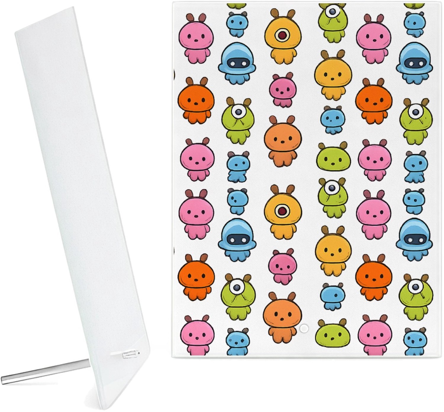 Mr Cadeautjes Glazen fotopaneel Herhaald patroon van kleine ruimtewezens in zachte pastelkle - 15 x 20 cm, staand - glas, decoratie, wanddecoratie | cadeau Wit