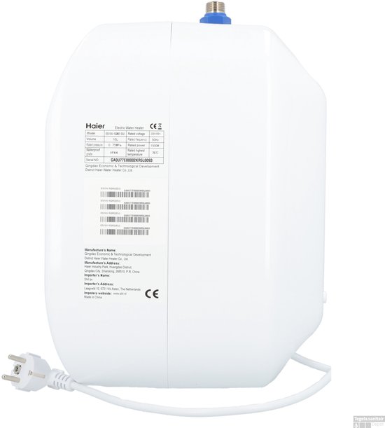 Witte Haier boiler met typeplaatje met specificaties en CE-markering.