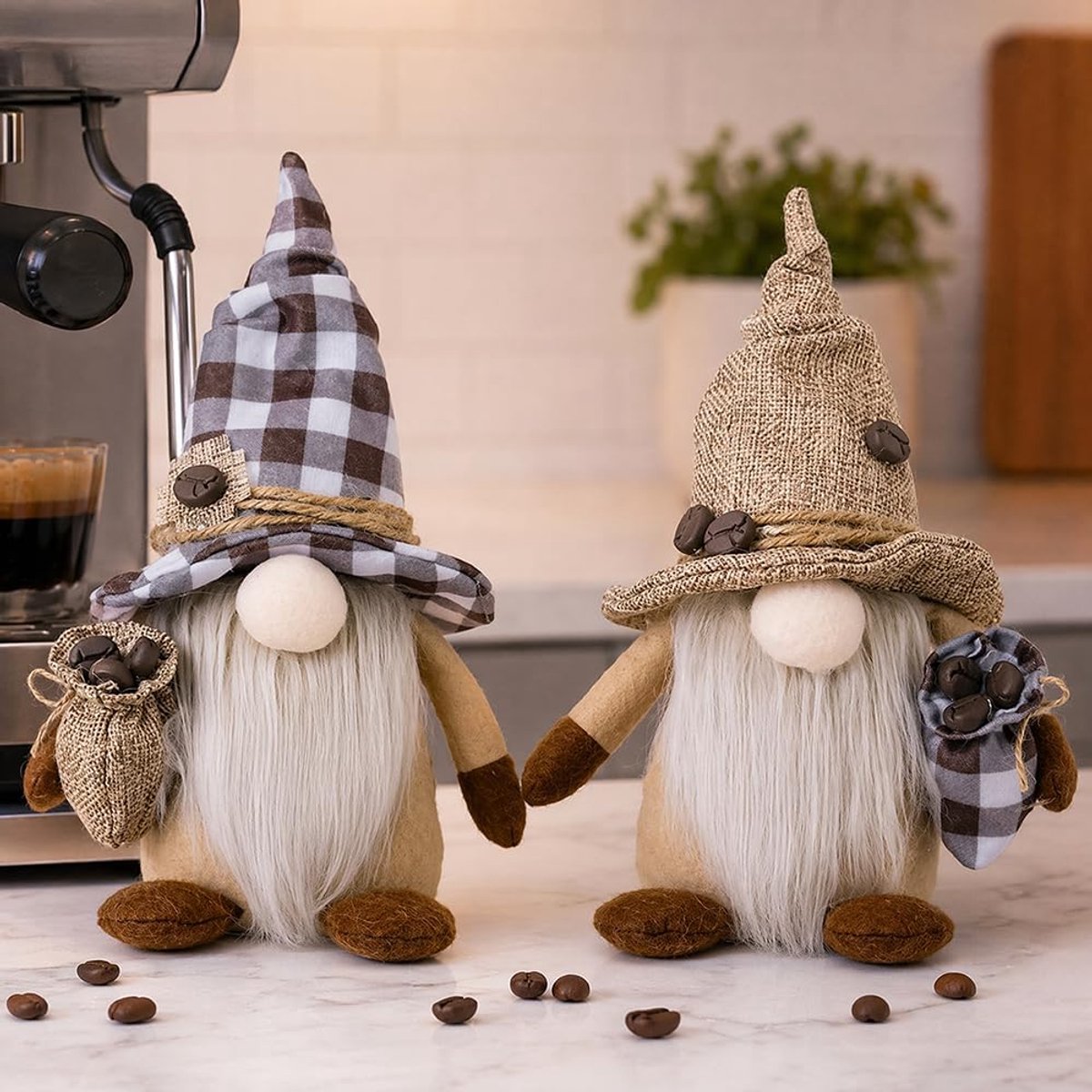 kabouterfiguren, lente koffiebar decoratie, herfstdecoratie kabouter met koffiezak, handgemaakte pluche koffiedouger, koffiekabouter, decoratie voor koffiestation, keuken
