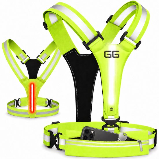 Groen hardloopvest met reflecterende banden en LED-verlichting, inclusief heuptasje met telefoon en sleutel.