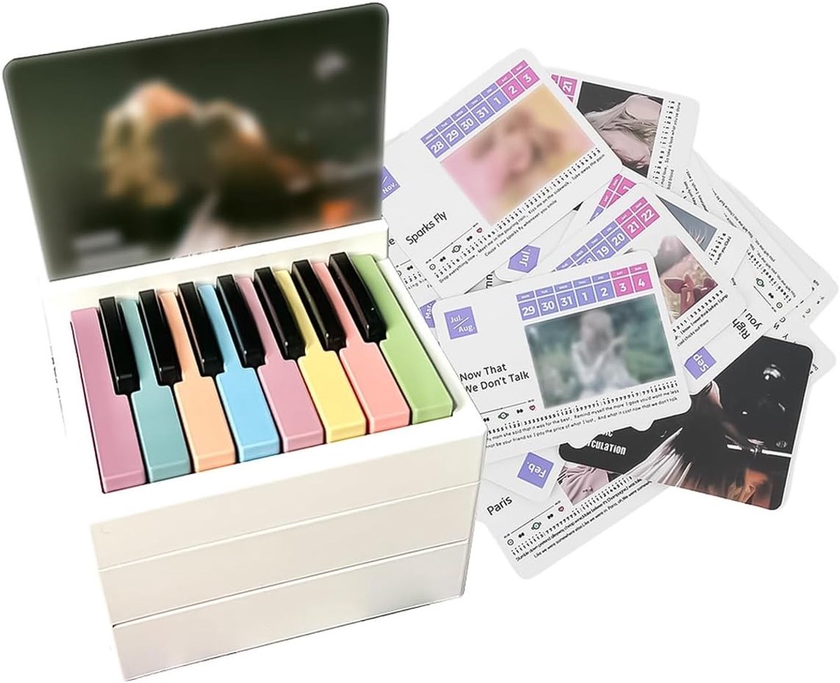 Dailygoods- Bureau Kalender 2025 - Mini Piano - Speelbare Kalender - Duurzaam Ontwerp - 52 Muziektracks - Fijn Kunststof - Pianokalender
