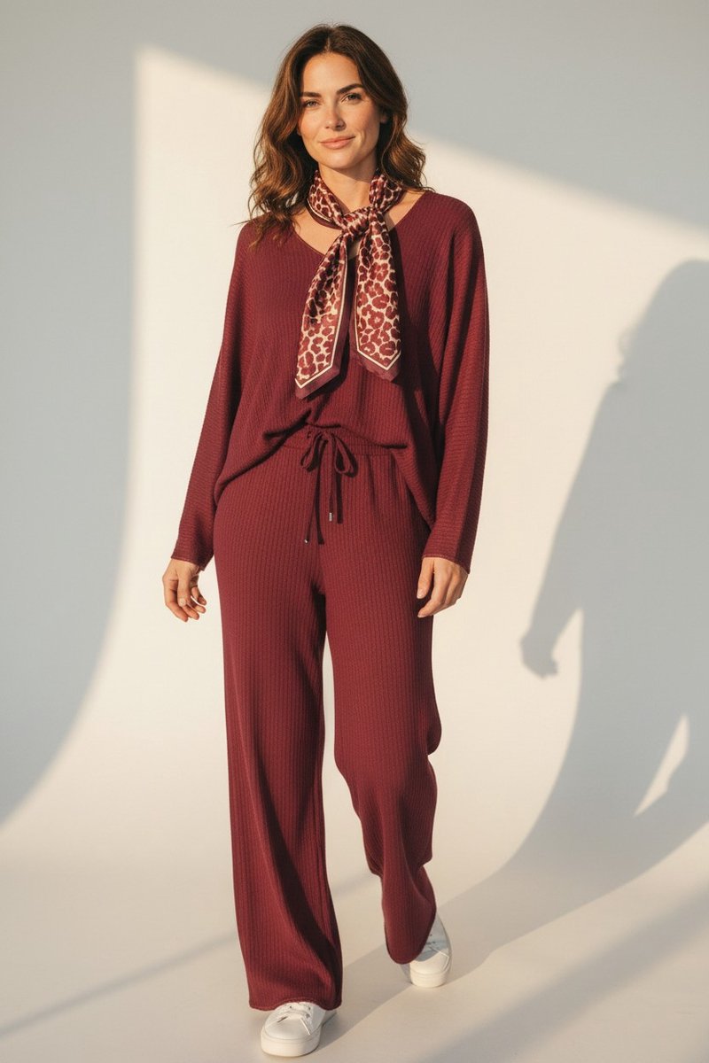 3 delige set top broek en sjaal rib stuctuur One szie 38 t/m 44