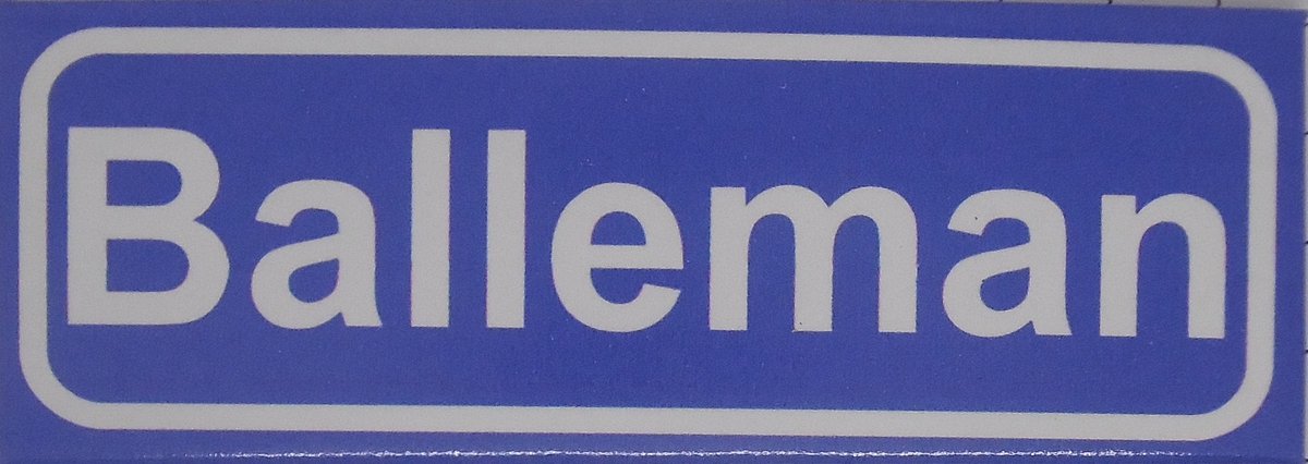 Souv© - koelkast magneet - plaatsnaam bord - kombord - souvenir - koelkastmagneetje - relatiegeschenk Balleman