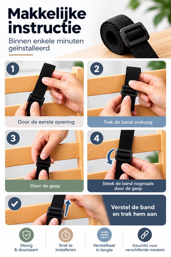 Stappenplan voor het installeren van een zwarte veiligheidsriem op een houten kinderstoel.