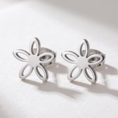 Lundholm Mave Bloem Oorbellen Dames Zilver Kleurig - Oorknopjes met Bloem 1 cm - Bloemen Studs - Premium Stainless Steel Jewellery - Hypoallergene Sieraden - Vrouwen Cadeautjes - Kerst Cadeau Vrouw en Vriendin - my Lundholm