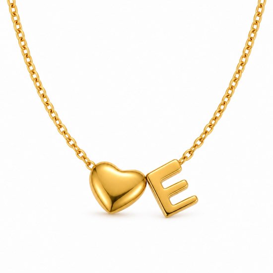 Goudkleurige ketting met een hanger in de vorm van een hartje en de letter E.