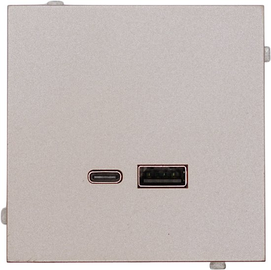 Vierkant champagnekleurig wandcontact met USB-C en USB-A poorten.