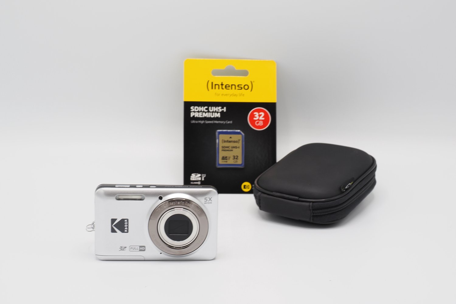 Kodak Pixpro FZ55 - Compactcamera - Zilver - + 32GB geheugenkaart - + Tas