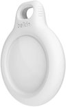 Witte Belkin AirTag-houder, zijaanzicht, met het Belkin-logo.