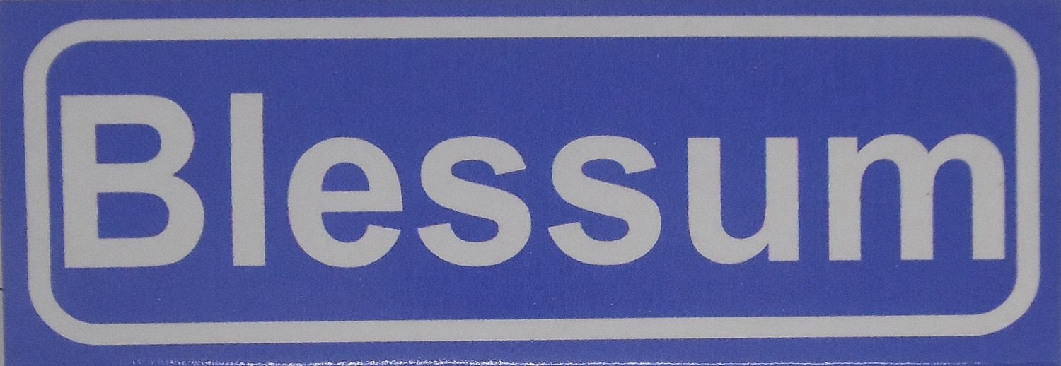 Souv© - koelkast magneet - plaatsnaam bord - kombord - souvenir - koelkastmagneetje - relatiegeschenk Blessum
