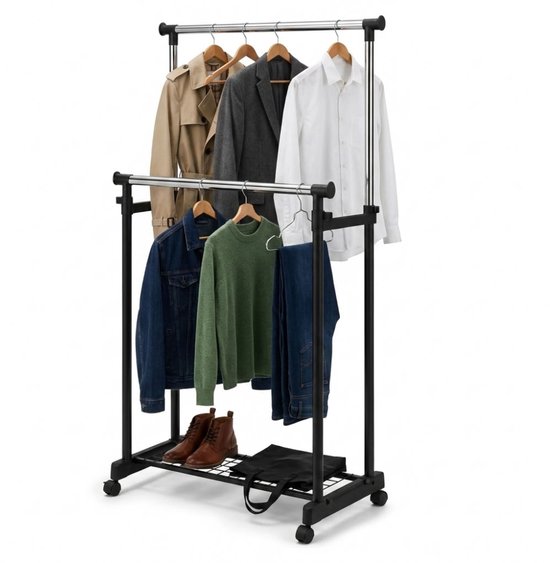Zwart kledingrek met twee stangen, beladen met jas, jas, shirt, trui, jeans en laarzen.