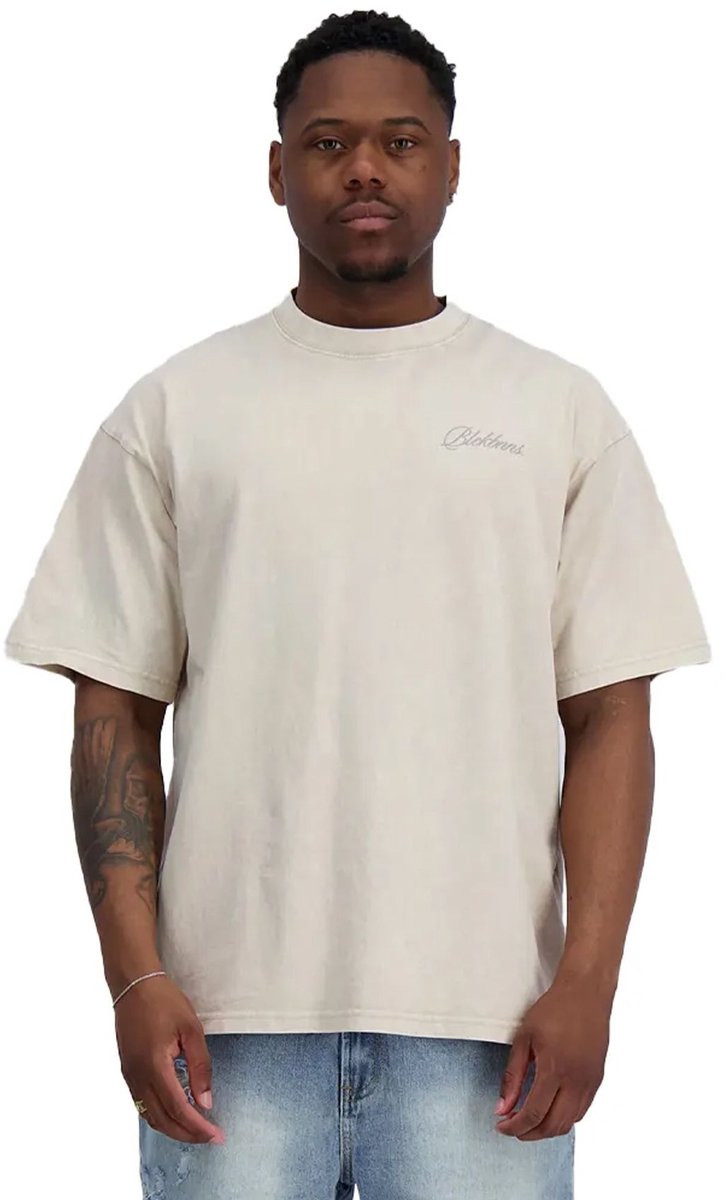 Trophy tee