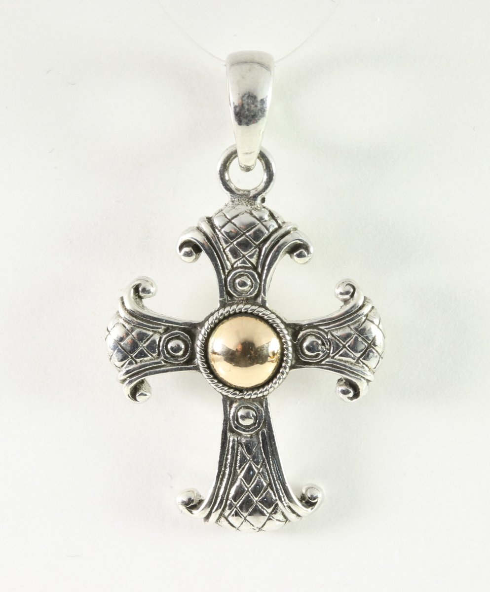 Bewerkte zilveren kruishanger met 18k gouden decoratie