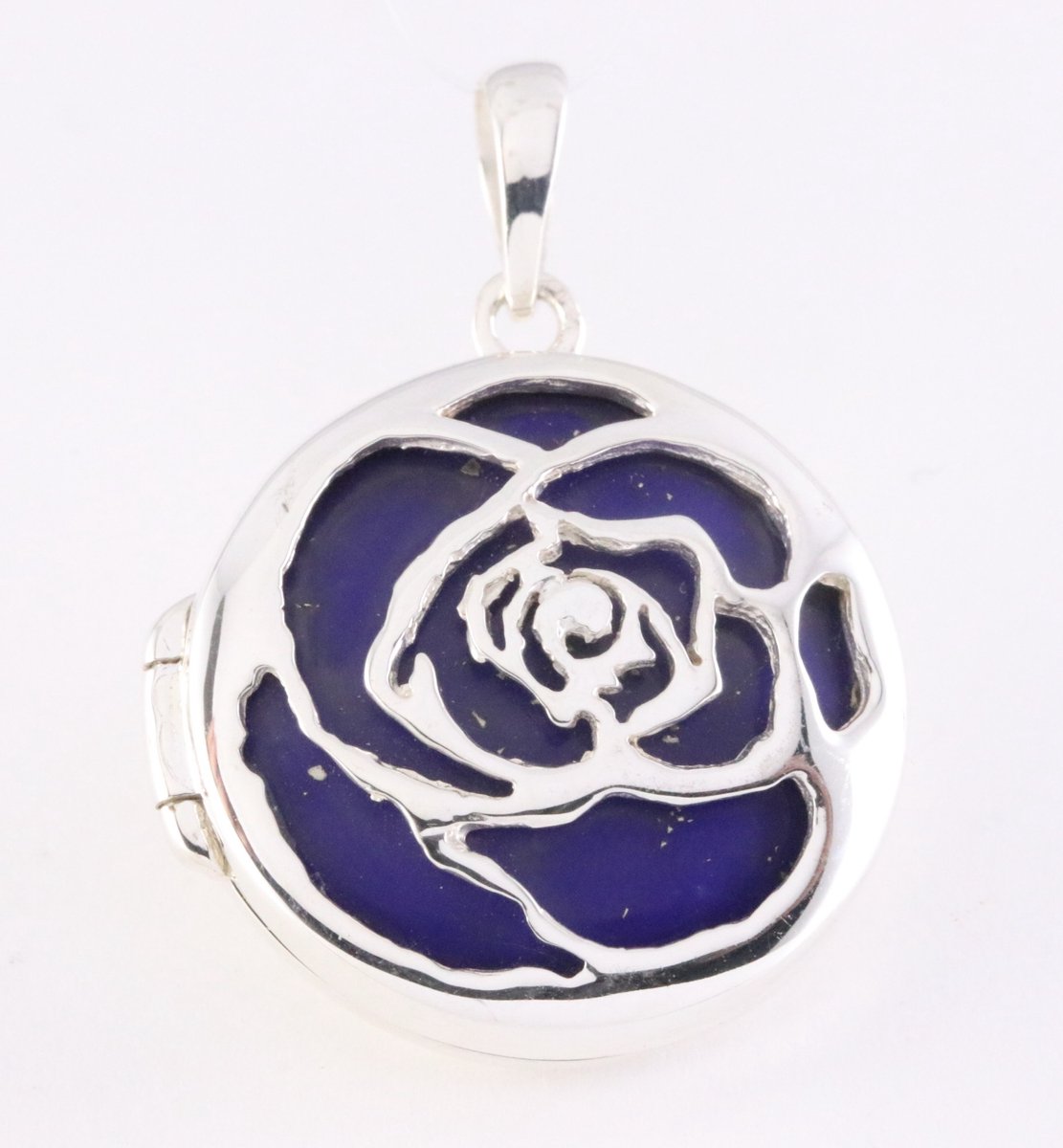 Rond bewerkt zilveren medaillon met lapis lazuli