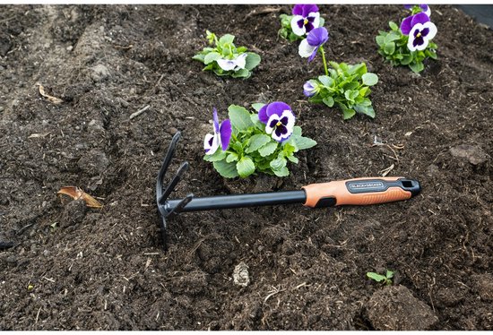 BLACK+DECKER Dubbele Schoffel - 3 Pinnen en Hak - 30 CM - Ergonomisch Handvat - Zwart/ Oranje van BLACK+DECKER — afbeelding 4