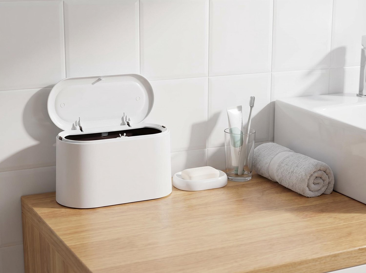 SnelShoppen - 1.75L Mini Afvalbak met Deksel, Compacte Vuilnisemmer voor Badkamer, Bureau, Keuken, Slaapkamer, Wit, 22 x 10 x 13 cm