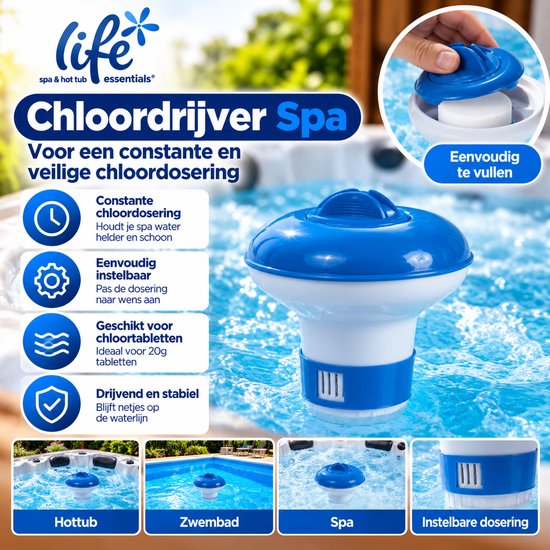 Blauwe Life chloordrijver voor spa's, drijvend in water, met instructies voor constante dosering en navulbare tabletten.