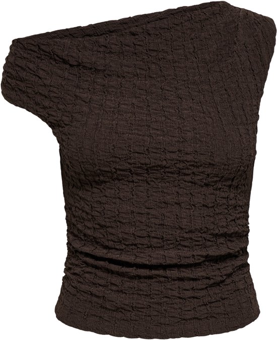 Donkerbruine off-shoulder top met een textuur van kleine rimpels.