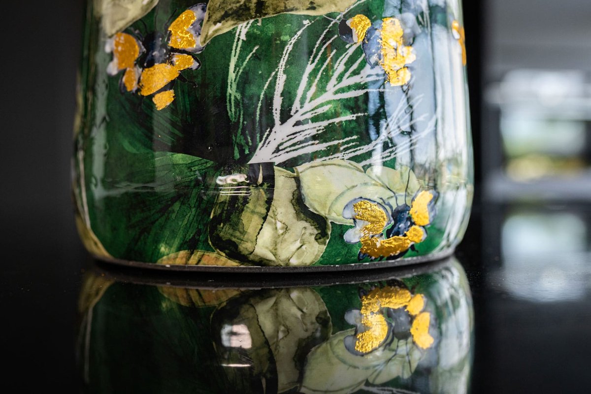 TS Collection - Bloempot Designed by Lammie - Midnight bloom - 24x21 - Metaal & Epoxy - Exclusieve woonitems voor binnen - Handgemaakt - Unieke print - Designed by Lammie — cadeau in Wonen & Interieur - foto 6