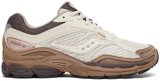 Saucony Progrid Omni 9 sneaker in beige en bruin met mesh bovenwerk en zijdelingse 'Omni 9' branding.