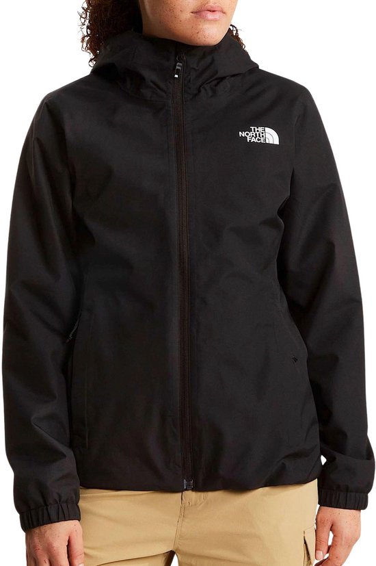 Zwarte The North Face jas met capuchon en ritssluiting, logo op de borst.