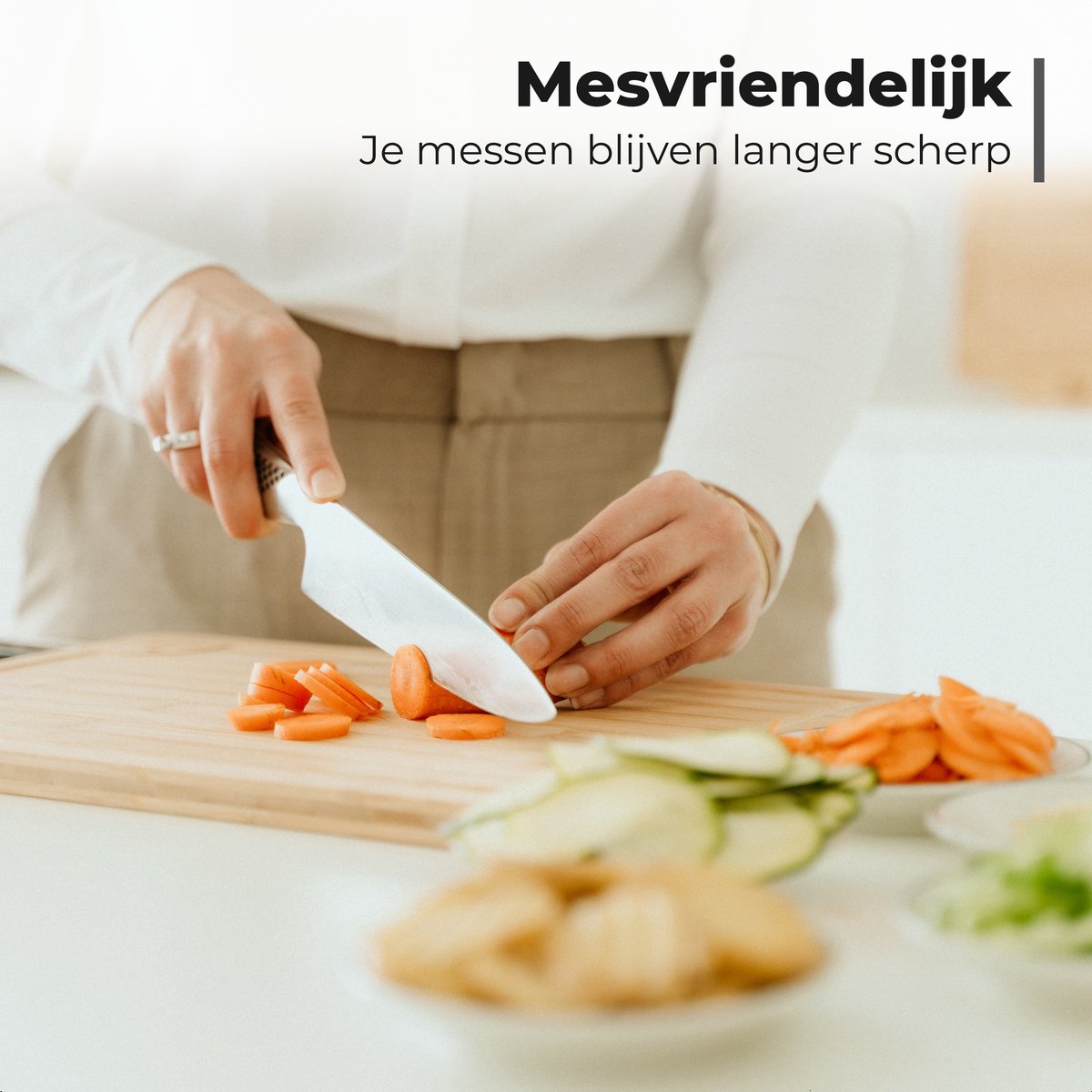 MyCuisine Bamboe Snijplanken Met Sapgeul - Snijplankenset met houder van hout - 100% Bamboe - Inclusief E-Kookboek - 3 Planken — cadeau in Kookcadeaus - foto 7