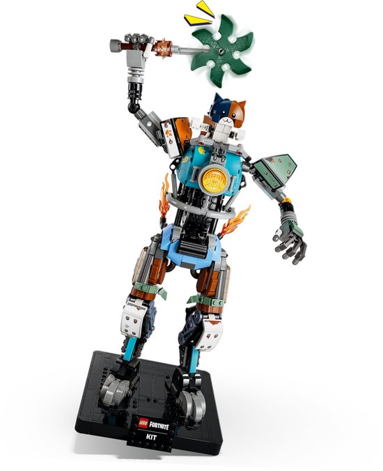 Robot LEGO Fortnite KIT sur socle avec hache éolienne verte, flammes oranges.
