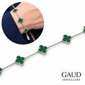 Zilveren Gaud armband met vijf groene malachiet-stijl klaverbedels aan een schakelketting.