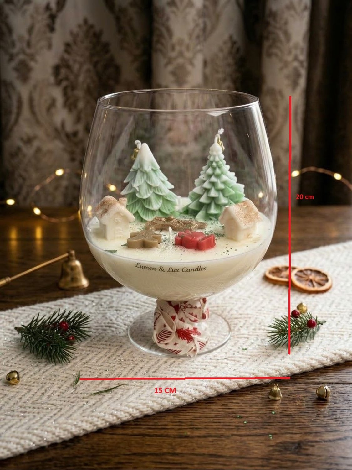 Lumen and Lux Candles Luxe Kerstkaars in Glas – Handgemaakte Kerstdecoratie met Kerstbomen en Huisjes | Lumen & Lux Candles Roze kerstboom, ivoor, groen, bruin