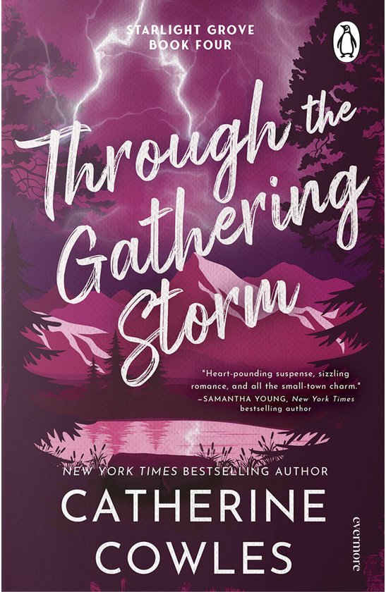 Boekomslag van 'Through the Gathering Storm' met een paars stormlandschap, bliksem en bergen.