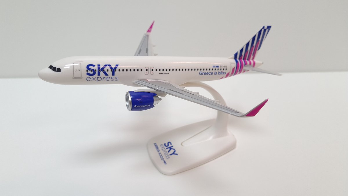 schaalmodel vliegtuig SkyExpress airbus A320neo schaal 1:200 lengte 18,78cm