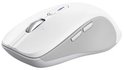 Witte draadloze Trust muis met grijze accenten, scrollwiel en extra knoppen.