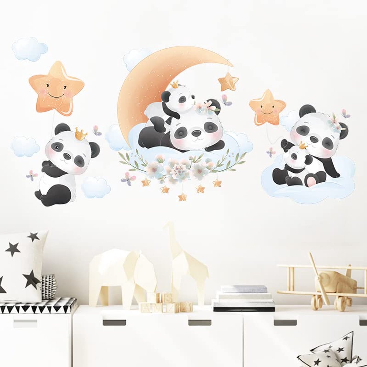 Speelse Wandsticker met Panda op Wolk voor Kinderkamer