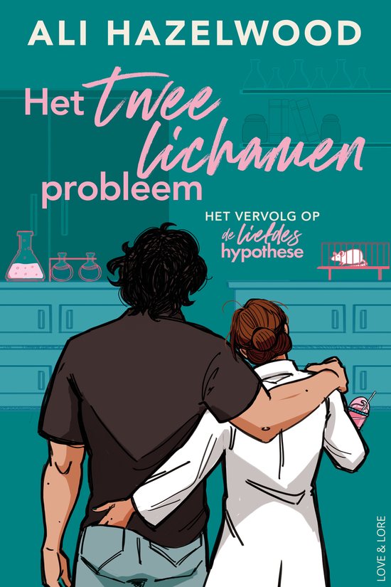 Boekomslag: man en vrouw in laboratorium, titel 'Het tweelichamenprobleem' van Ali Hazelwood, turquoise achtergrond.