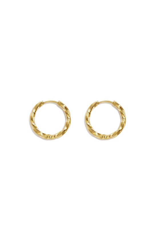 Gouden oorringen met gedraaide textuur, 1,4 cm diameter.