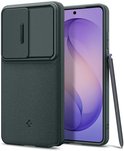 Spigen Optik Armor hoesje in abyssgroen voor Samsung Galaxy S26 Ultra, met schuifbare cameralensbescherming.