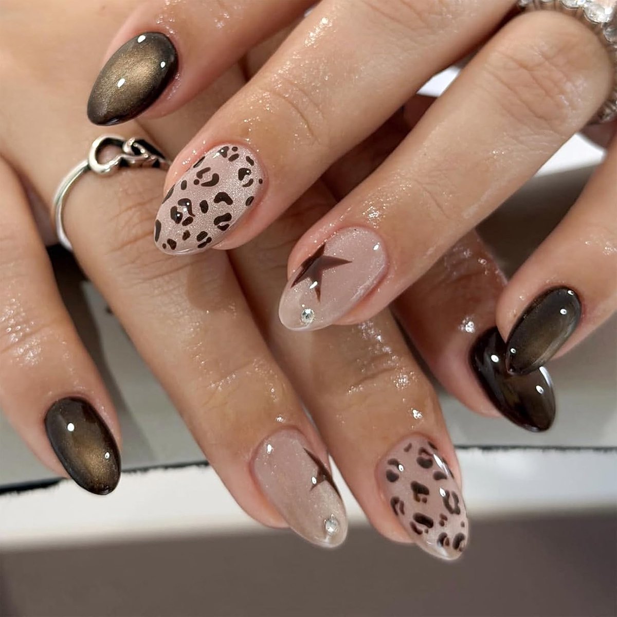 Luipaardpatroon press-on nagels sterontwerp kunstnagels