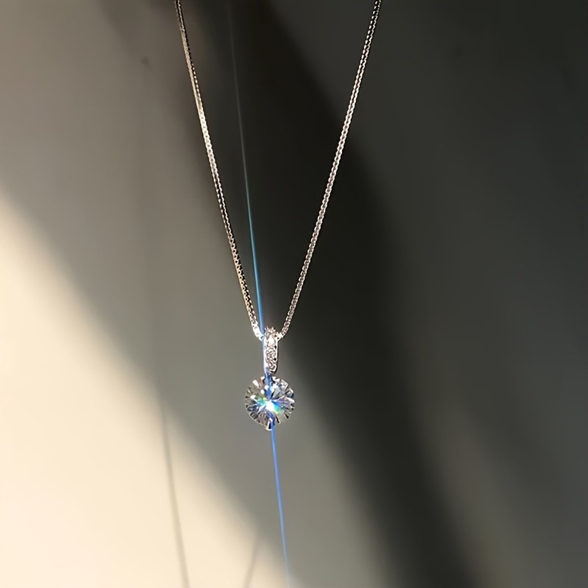 Sjika - Ketting Dames Zilver met Zirkonia – Zilveren Ketting met Hanger – Elegant Sieraad – Cadeau voor Haar
