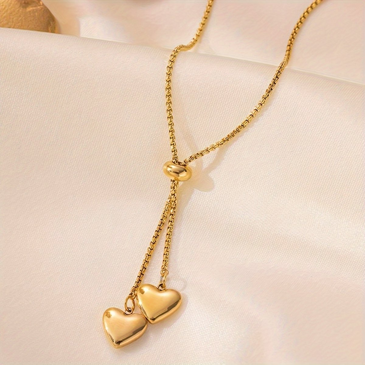 Sjika - Ketting Dames Goud met Hartjes – Y-Ketting – 18K Gold Plated Stainless Steel – Gouden Dames Ketting - Cadeau voor haar
